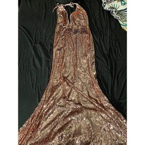 Xtaren mermaid sequins low back dress NWT SIZE LARGE